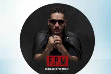 Homem sorrindo filmando vídeo profissional para redes sociais com smartphone