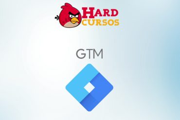 John Martin ensinando Google Tag Manager Essencial na Prática com diagramas de fluxo de dados e interface do GTM.