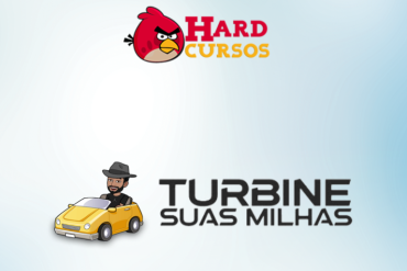 Márcio de Andrade ensinando estratégias de milhas aéreas em uma sala de aula virtual com gráficos de lucros e viagens