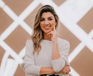 Curso Eu Me Importo Luiza Trompowsky: Aprenda a importar produtos para vender mais e aumentar seus lucros.