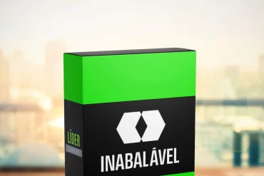 Homem confiante e determinado com o logo do curso Inabalável de Conrado Adolpho ao fundo