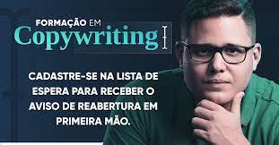 Ícaro de Carvalho ensinando Formação Copywriting