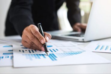 Capa do curso Acelerando Faturamento de Loja de Dino Gueno