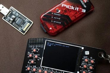 Estação de trabalho de hardware hacking com dispositivos IoT e ferramentas de Red Team