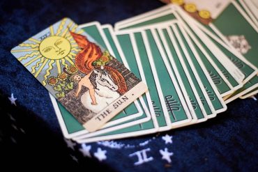 Curso de Tarot com Magia Natural - Pri Ferraz