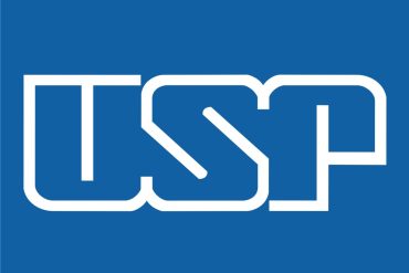 Capa do curso Terapia Intensiva - USP com ícones médicos e detalhes de alta resolução.