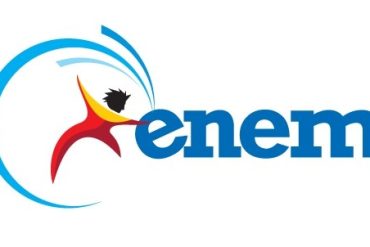 Banner promocional do curso ENEM Interpretativo com foco em aprovação e alta conversão.