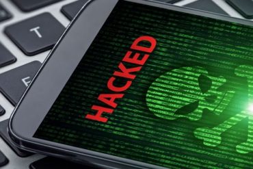Capa do curso Android Hacking GuardWeb com tema de segurança digital e celular