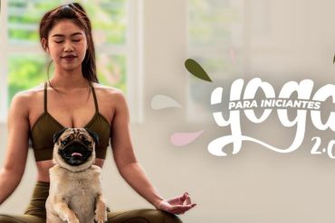 Pessoa praticando yoga para iniciantes com o curso Yoga Para Iniciantes 2.0 BTFIT