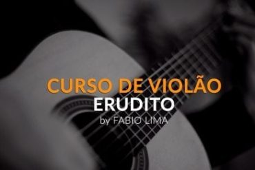Fábio Lima ensinando violão erudito em curso online