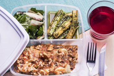 Curso Marmitas Veganas Inti Mendez - Capa do curso e ingredientes frescos