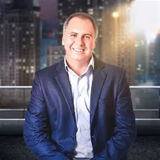 Capa do Curso Conexão com Riqueza Marcos Trombetta download